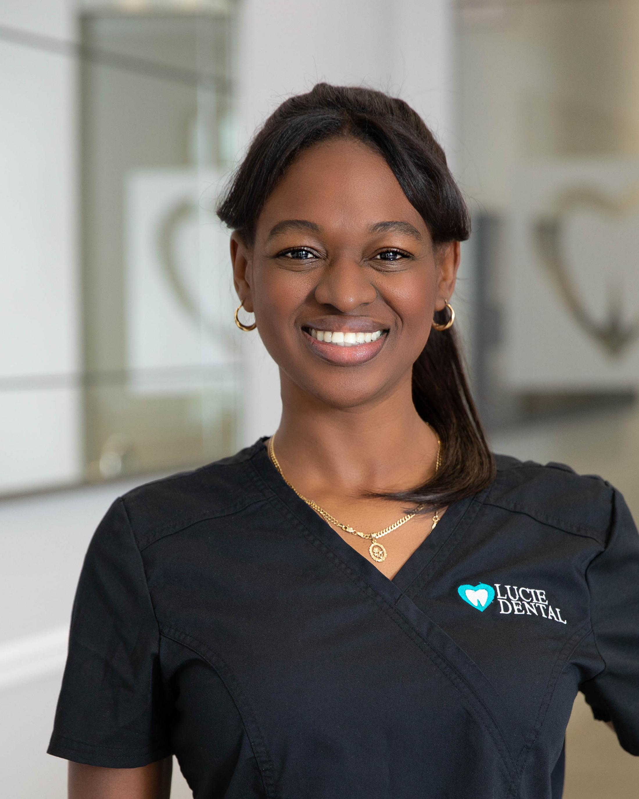 Dental Assistant - Aylen Ortiz